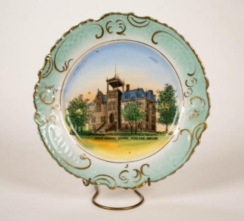 28-commemorative_plate_state_normal_school_ashland_sohs_1960.108.1.jpg